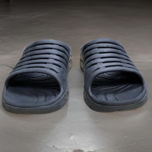🔥HOKA RECOVERY SLIDES🔥 - Picture 3 of 8